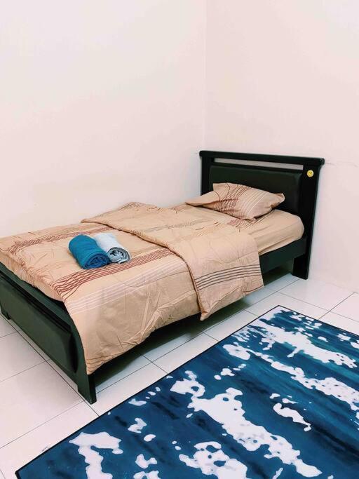 Spacious Cozy Lakeville Homestay 4 Bedrooms All With Aircond Seri Iskandar Exterior photo