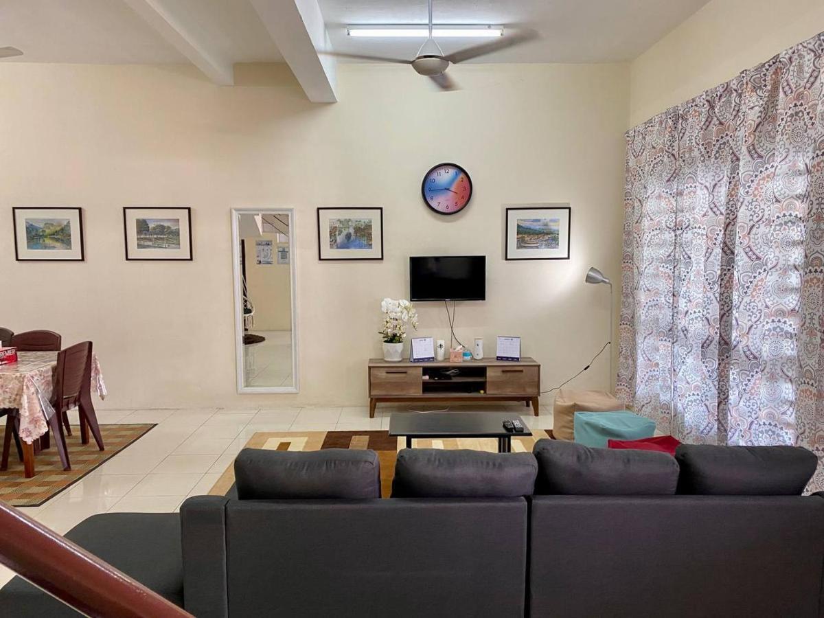 Spacious Cozy Lakeville Homestay 4 Bedrooms All With Aircond Seri Iskandar Exterior photo