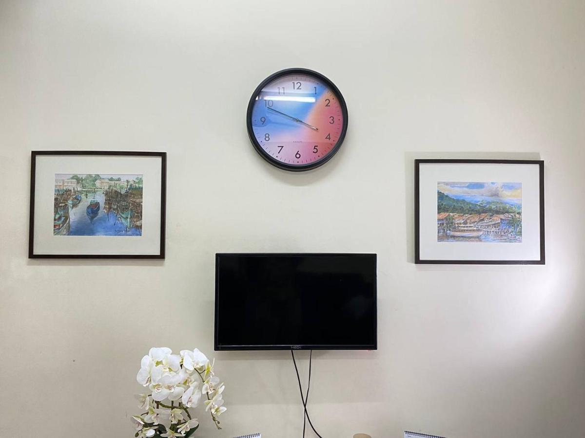 Spacious Cozy Lakeville Homestay 4 Bedrooms All With Aircond Seri Iskandar Exterior photo
